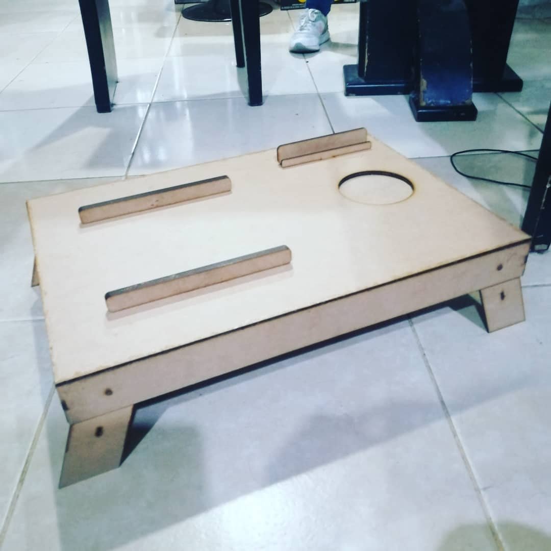 mesa portátil para computadora