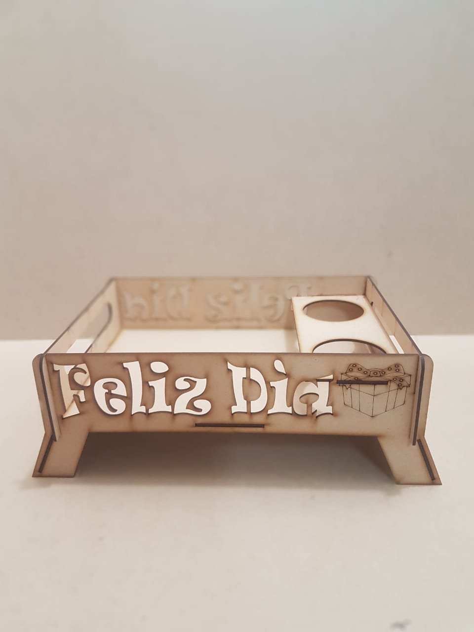 bandeja de desayuno con portavasos