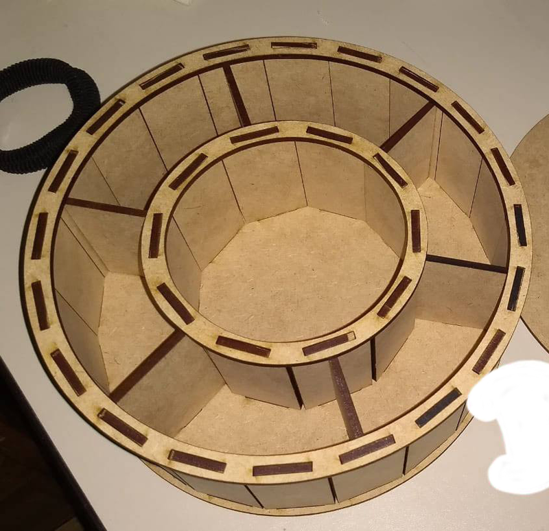 caja circular con divisiones