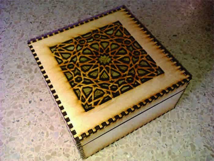 caja cuadrada calada