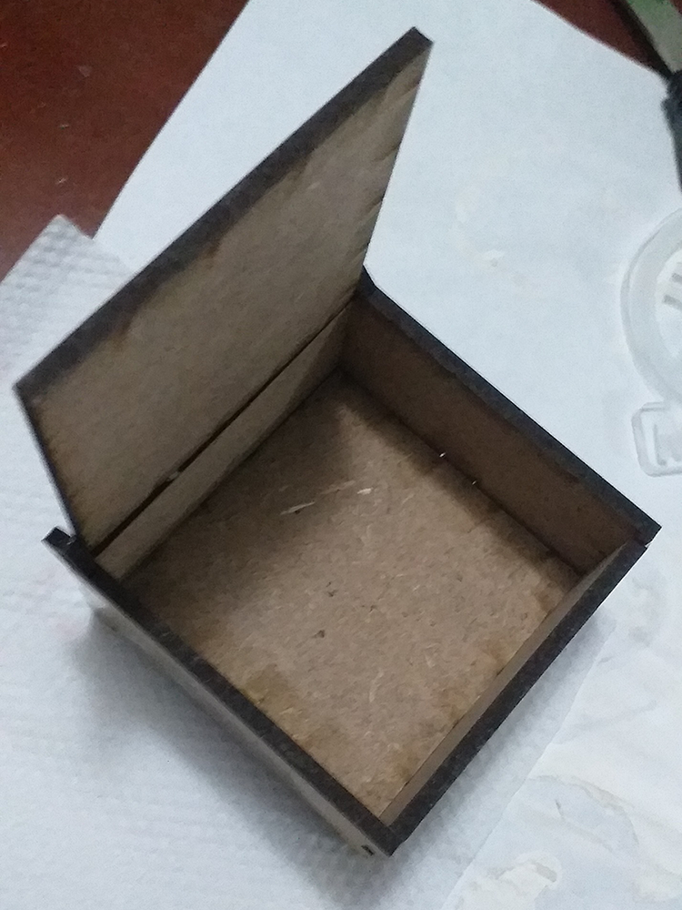 caja cuadrada pequeña