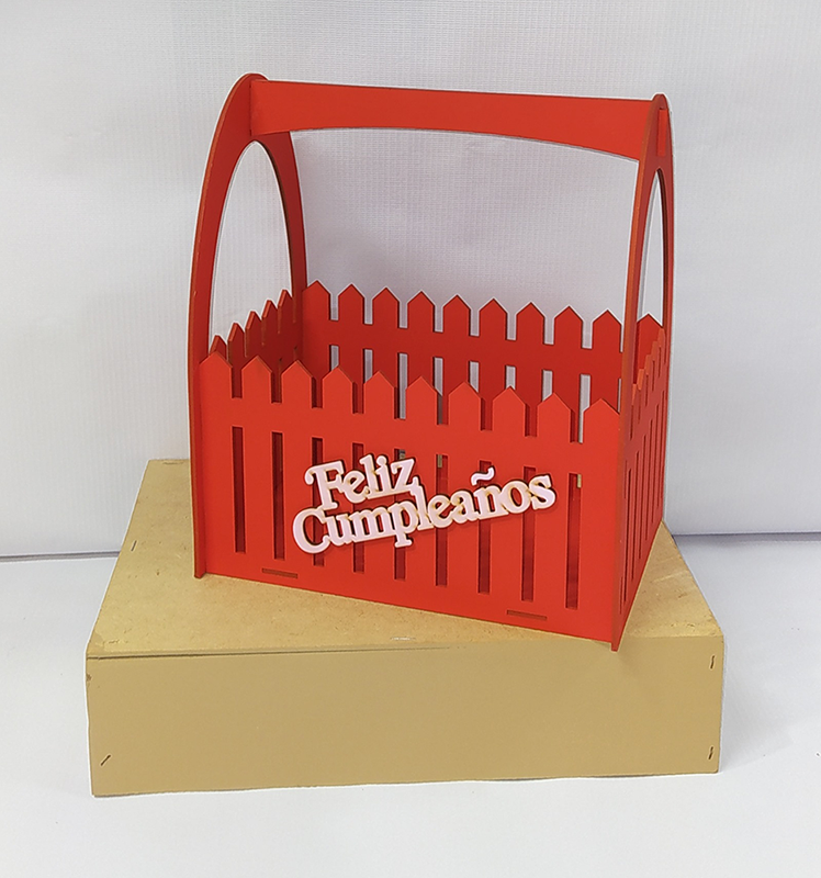 caja de paredes de cerca