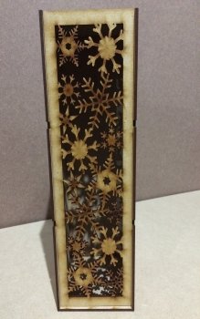 caja para vino con copos de nieve