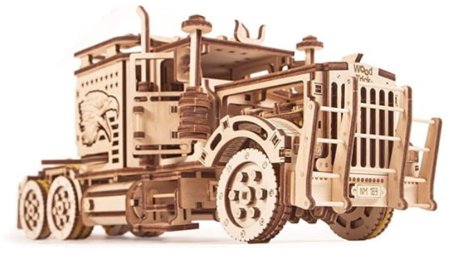 camión a escala con semirremolque