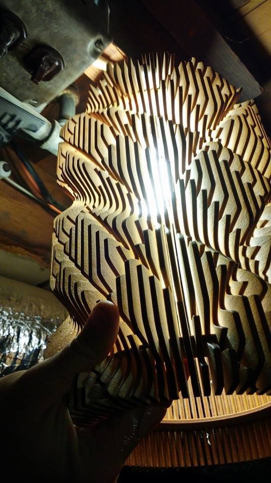 lámpara entretejida