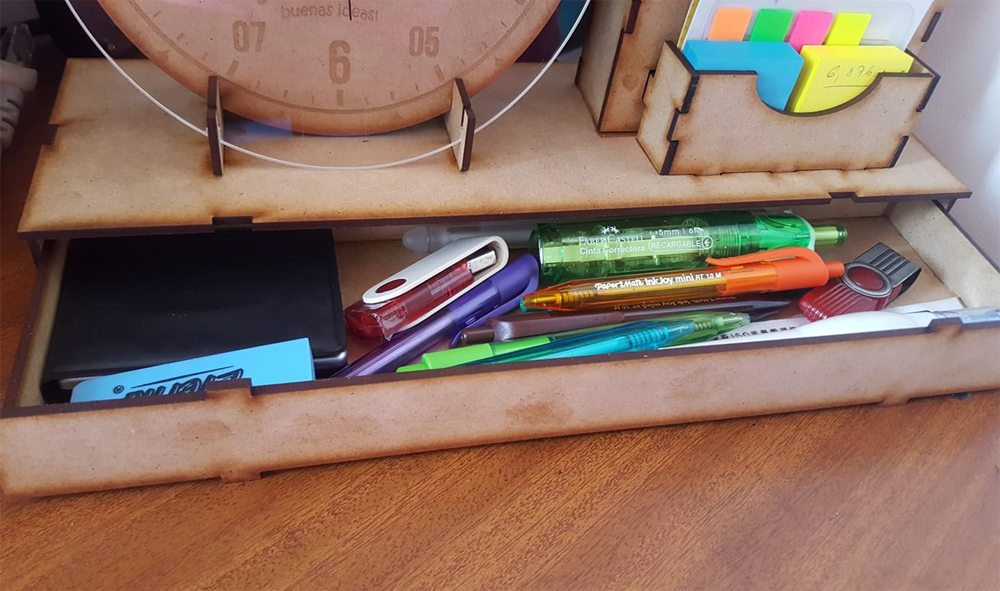 reloj organizador con cajón