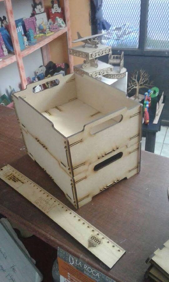 caja con trabas